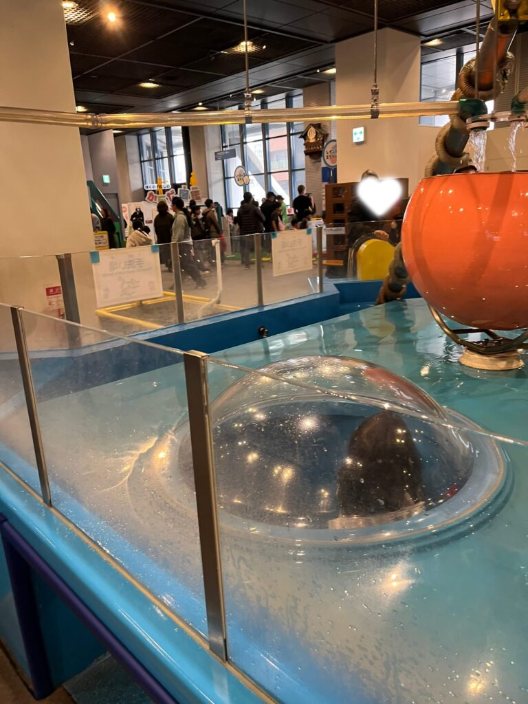 キッズプラザ大阪で水を動かす遊び